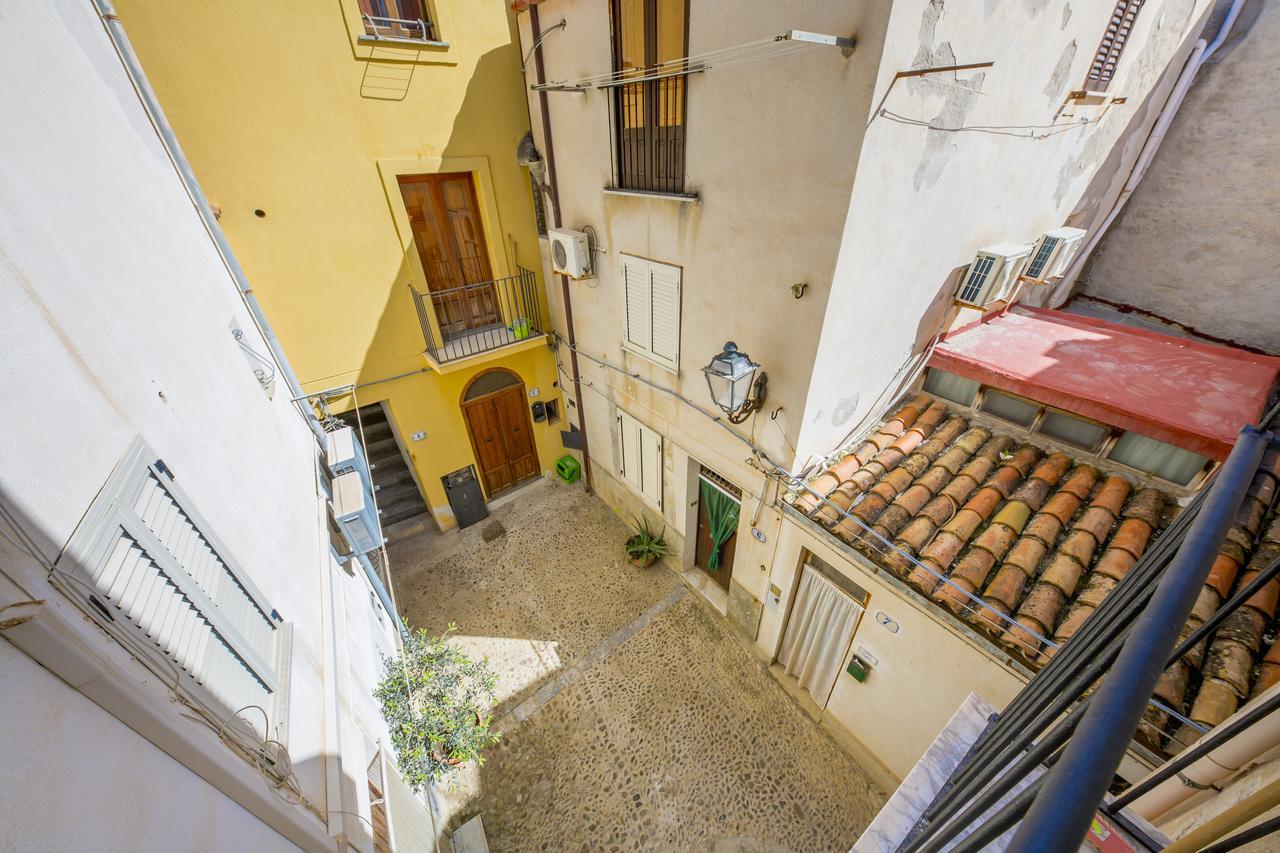 Bed and Breakfast Dafni E Naide Cefalù Exterior foto